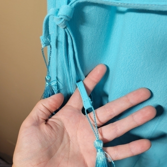 DO+BE light blue swing style deep V waist ties small flowy fit open back dress - Picture 2 of 8